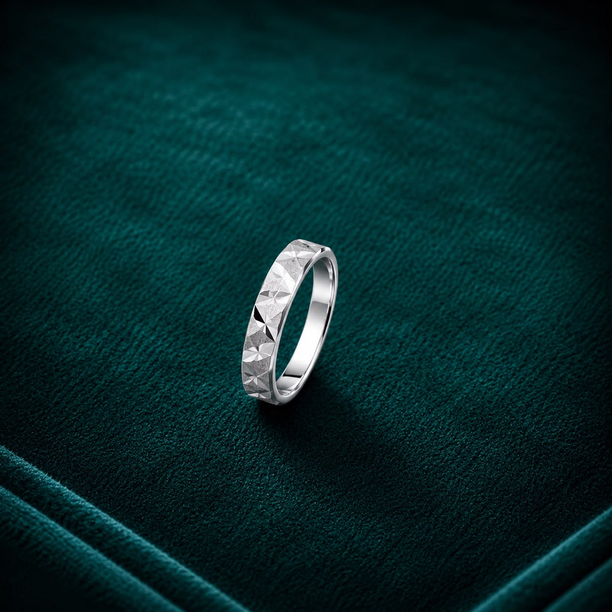 Silver Diamond-Cut Ring